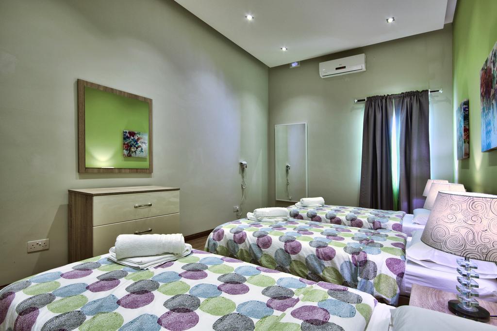 Villa Gaia - Sunset Views, Indoor Heated Pool, Sauna And Games Room Mellieħa Exteriör bild