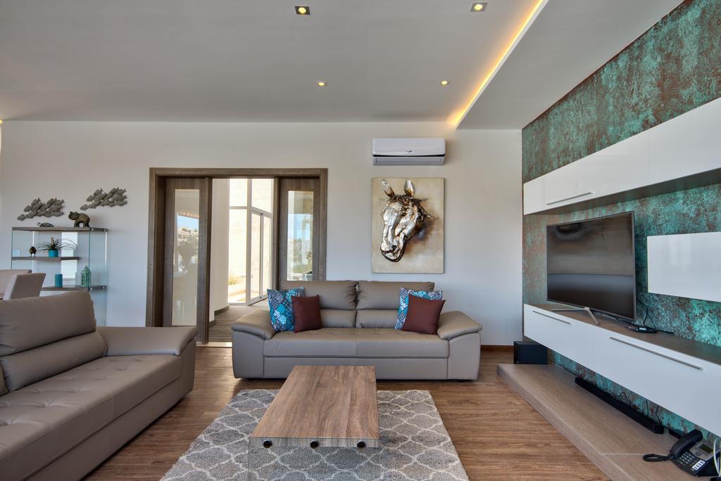 Villa Gaia - Sunset Views, Indoor Heated Pool, Sauna And Games Room Mellieħa Exteriör bild