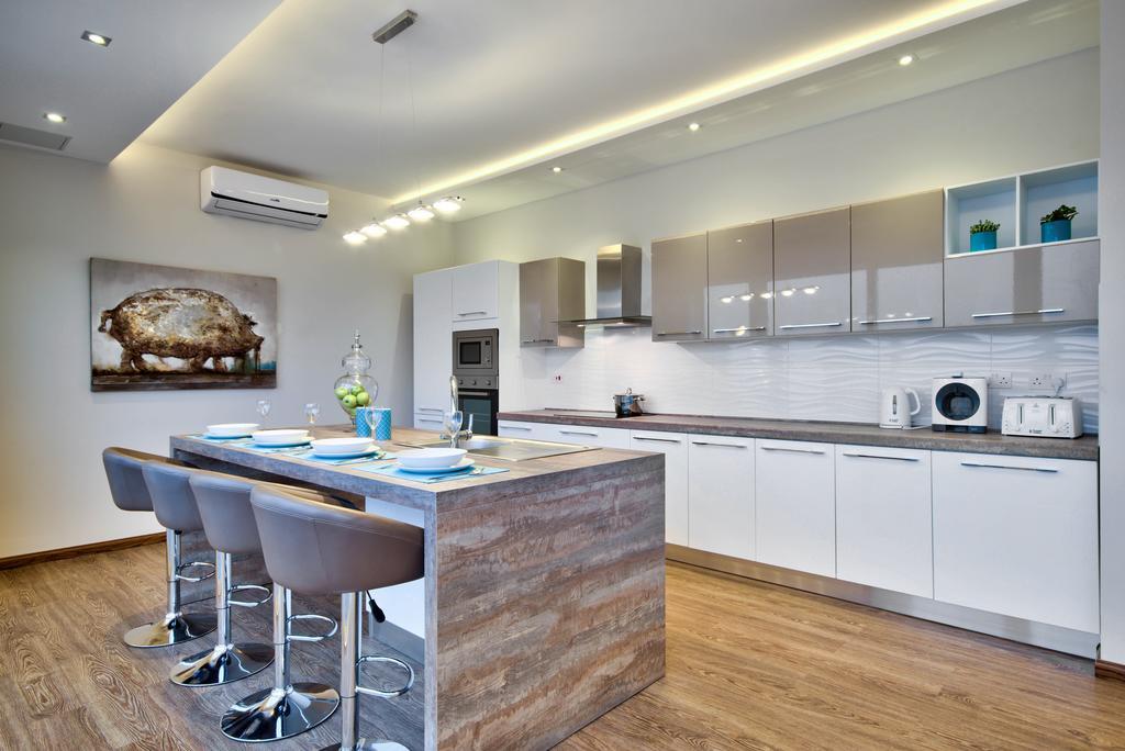 Villa Gaia - Sunset Views, Indoor Heated Pool, Sauna And Games Room Mellieħa Exteriör bild