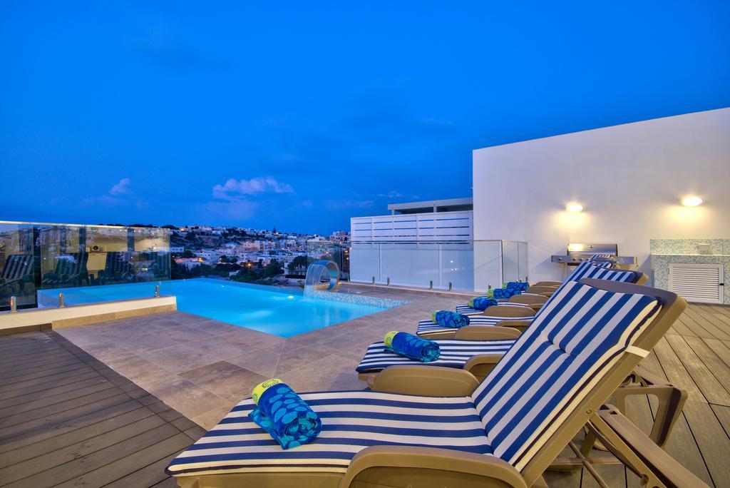 Villa Gaia - Sunset Views, Indoor Heated Pool, Sauna And Games Room Mellieħa Exteriör bild